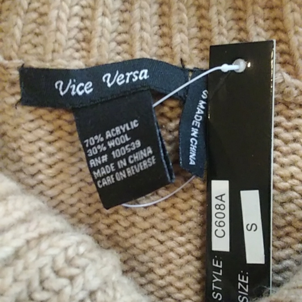NWT VICE VERSA ADORABLE LONG, FRONT POCKET SWEATER IN CAMEL COLOR. SZ S - Picture 6 of 6